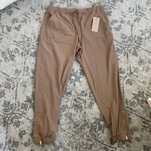 Albion Khaki Jet Setters